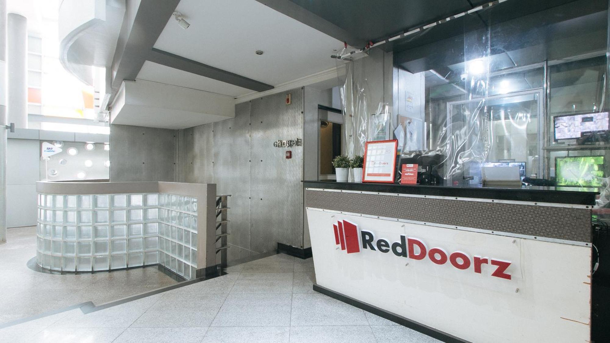 Reddoorz Plus At Banawe Quezon City Exterior photo