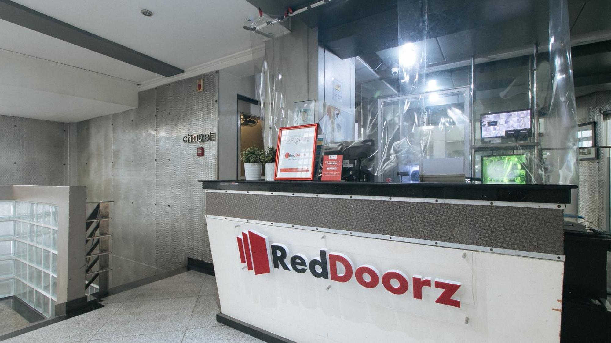 Reddoorz Plus At Banawe Quezon City Exterior photo